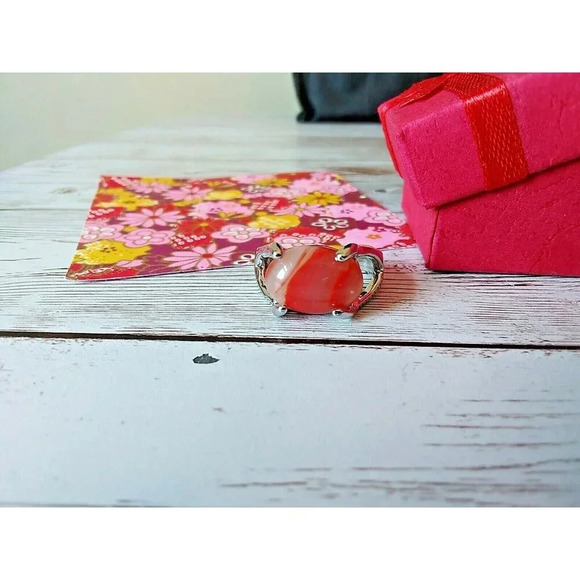 Size 8 NIB Oval Silver Plated Red Carnelian Ring - Picture 2 of 5